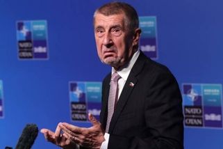 Všichni mluví o válce, o míru ani slovo. Babiš si po první noci v Ankaře stoupl před kamery a vytáhl silnou větu